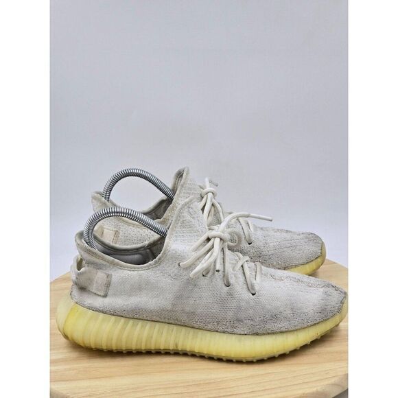 Athletic_Shoes